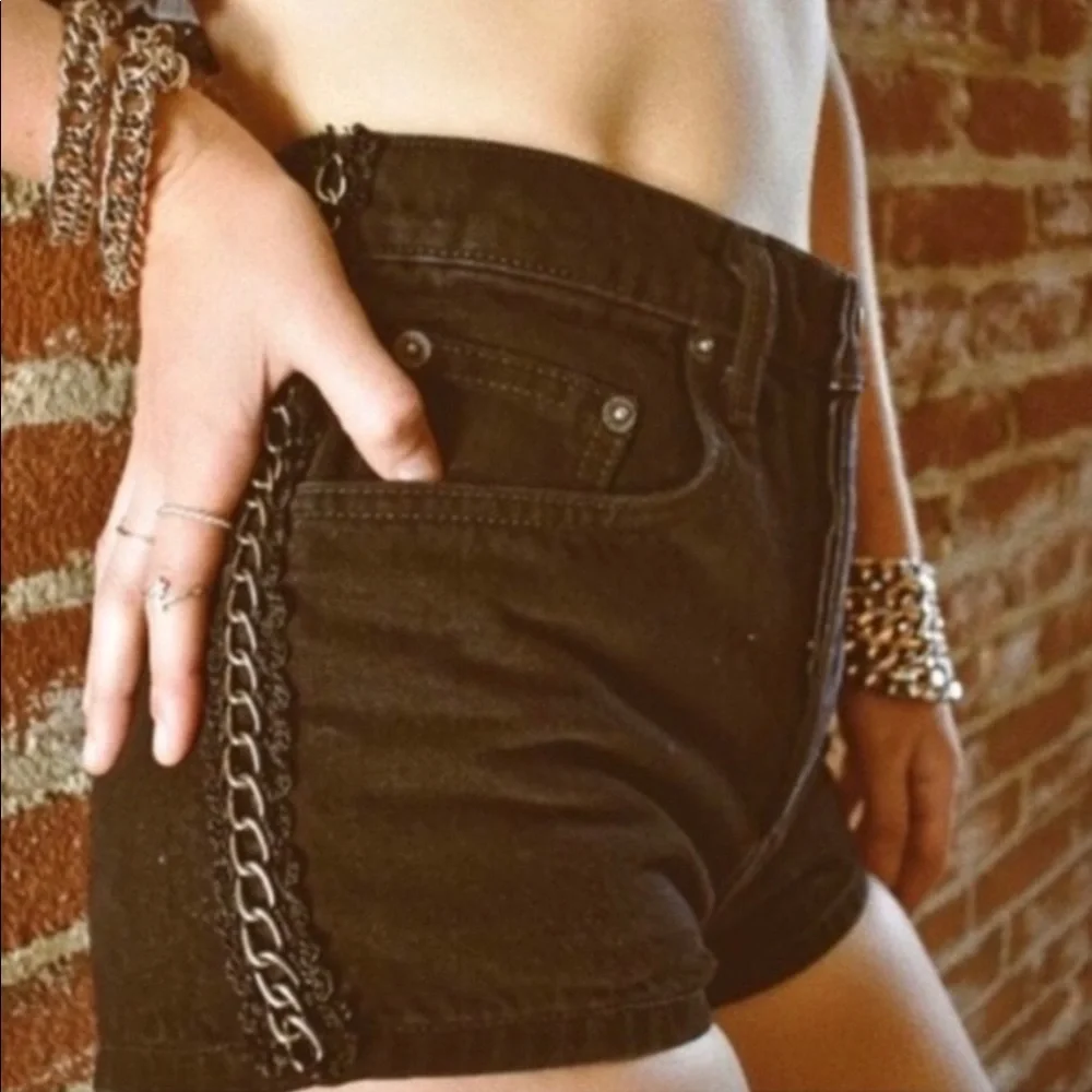 Carmar Titania High Rise Shorts Black with Chains - size 25 - Picture 6 of 6